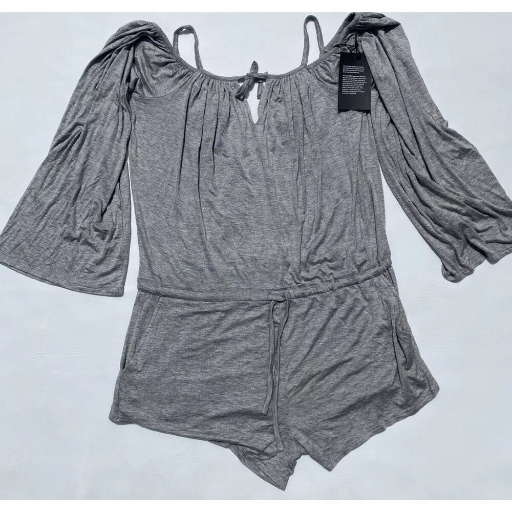 Chaser NWT Women’s Large Jersey Cold Shoulder Long Sleeve Romper Gray MSRP $108